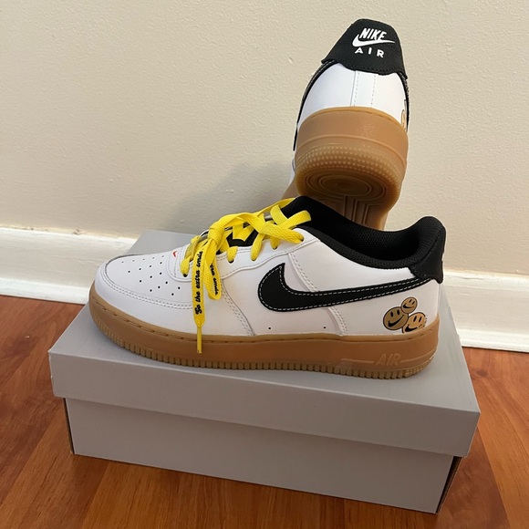 Nike Air Force 1, Size 6Y